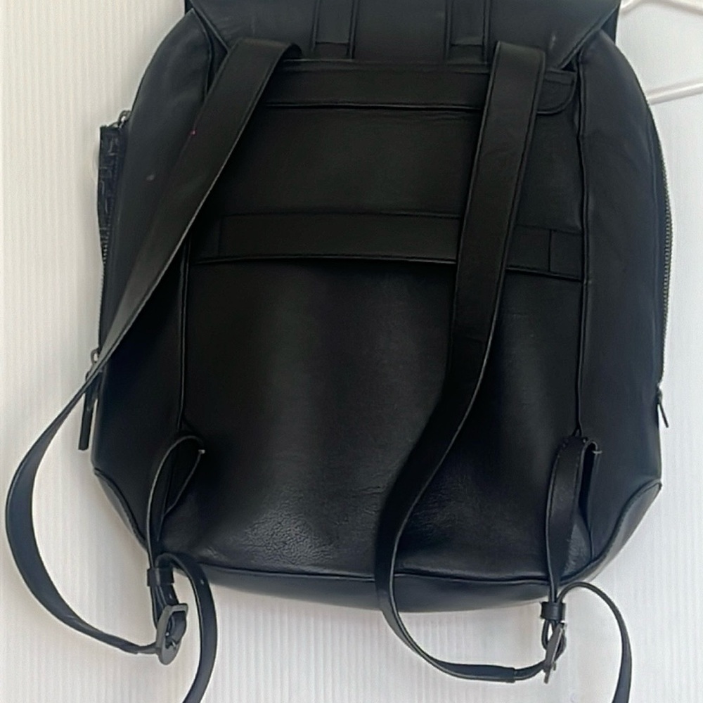 Lipault Paris Women's Plume Elegance black Textured Leather Backpack - Picture 5 of 15